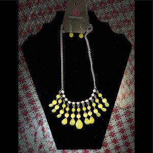 Paparazzi Yellow Necklace